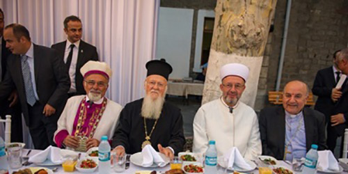 Türk Musevi Cemaati, Okmeydanındaki Darülaceze Başkanlığında Iftar Yemeği Verdi